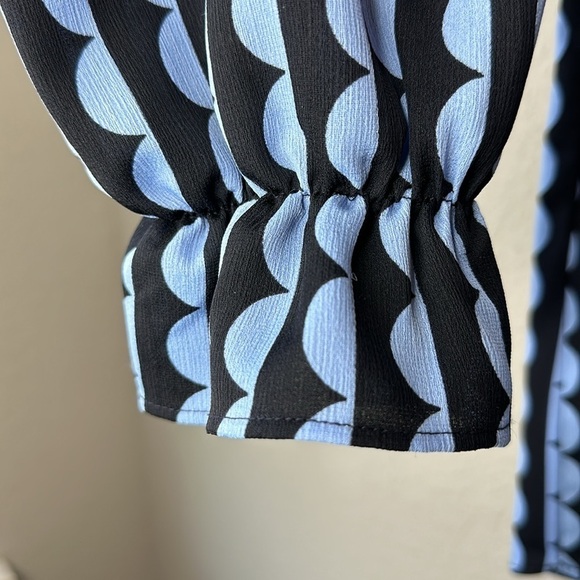 Ann Taylor Ruffle Sleeve Blouse Size Small - Picture 4 of 9